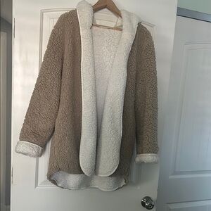 Cozy Sherpa Jacket - Beige and White Reversable